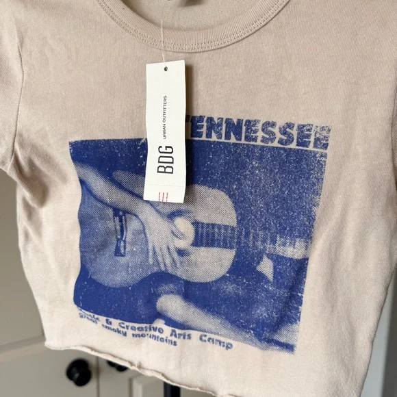 BDG Urban Outfitters Tennessee Guitar Graphic Cropped Baby Tee Size M NWT - Picture 3 of 3